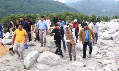 कुल्लू जिला से लगभग 25 हजार लोगों को सुरक्षित निकाला..... सिस्सु में फंसे 52 स्कूली बच्चे सुरक्षित मनाली पहुंचाए गए......