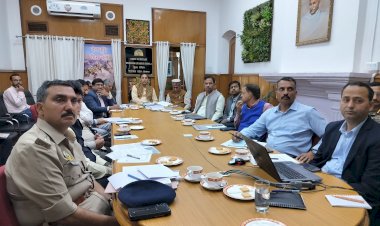 मुख्य सचिव ने बचाव, राहत और बहाली कार्यों की समीक्षा की