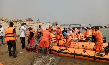 एडीसी ने आपदा प्रबंधन के लिए गठित टीमों को हर समय आपदा से निपटने के दिए निर्देश...... जिला में चले रहे राहत व पुनः बहाली कार्यों की समीक्षा बैठक की.....