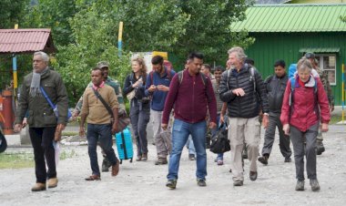 सूबे से 70 हजार पर्यटक अपने घरों को किए रवाना.......सुरक्षित निकालने का अभियान पूरा हुआ..... लगभग 500 पर्यटक ही प्रदेश में स्वेच्छा से रुके हैं  मुख्यमंत्री