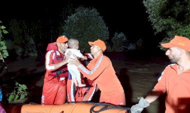 रेस्क्यू आपरेशन: ब्यास नदी फंसे 55 लोगों को सुरक्षित निकाला.....    रात भर चला बचाव अभियान, एसडीएम डीएसपी टीम सहित डटे रहे....