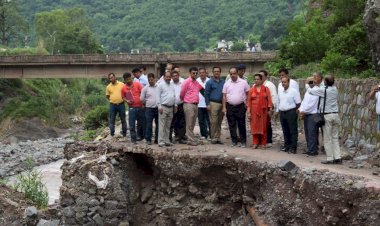 केन्द्रीय अंतर मंत्रालय दल ने सोलन ज़िला में भारी वर्षा से हुए नुकसान का किया आकलन अभी तक लगभग 365 करोड़ रुपये से अधिक का नुकसान