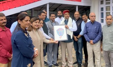 नेता प्रतिपक्ष बोले सेब बागबानों को परेशान कर रही है सरकार... मुख्यमंत्री मंत्री और विधायक में ताल मेल नहीं लिया आड़े हाथों...  भाजपा 2024 में चारो सीटों पर जीत दर्ज करेगी  जयराम