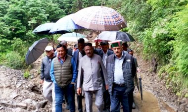 राजस्व मंत्री एवं शिक्षा मंत्री ने कुमारसैन उपमण्डल में आपदा प्रभावित क्षेत्रों का किया दौरा.....