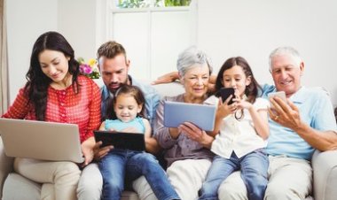 लाइफ स्टाइल....... रिश्तों के लिए मोबाइल फोन से दूरी भी जरूरी...... फोन फ बिंग से आती है रिश्तों में दूरीए बातचीत के दौरान इस्तेमाल से बचें....