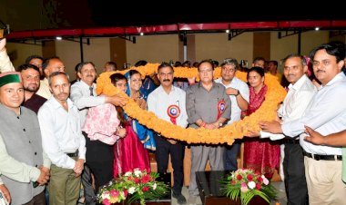 राजकीय आयुर्विज्ञान महाविद्यालय चम्बा के निर्माण कार्य में तेजी लाने के लिए 160 करोड़ रुपये जारी.......चुवाड़ी-चम्बा सुरंग की संभावनाएं तलाशने के लिए सर्वेक्षण करवायेगी प्रदेश सरकार.. मुख्यमंत्री