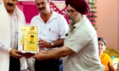 नारी में मुख्यमंत्री सुख आश्रय योजना के तहत जागरूकता शिविर आयोजित विधायक देवेंद्र कुमार भुट्टों ने की शिविर की अध्यक्षता