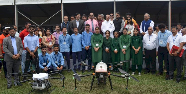 किसानों-बागबानों के लिए मददगार साबित होगी ड्रोन तकनीकः प्रो. चंद्र कुमार... पालमपुर में दो दिवसीय ड्रोन उत्सव का किया शुभारंभ.......