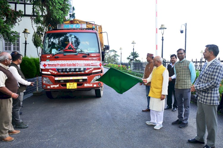 राज्यपाल ने आपदा प्रभावित क्षेत्रों के लिए राहत सामग्री वाहनों को हरी झंडी दिखाई