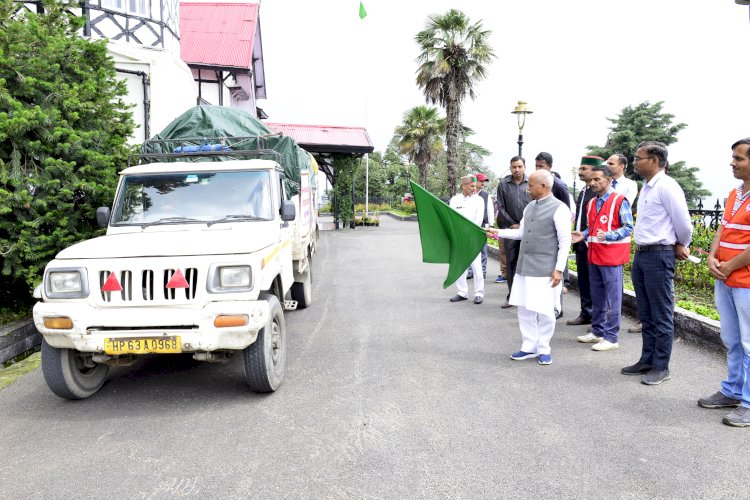 आपदा में राहत..... राज्यपाल ने मण्डी के प्रभावित क्षेत्रों के लिए दो राहत सामग्री वाहन रवाना किए