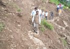 मुख्यमंत्री ने मंडी जिला के सरकाघाट क्षेत्र में भारी बारिश से प्रभावित क्षेत्रों का दौरा किया......... आंशिक रूप से क्षतिग्रस्त मकानों की मरम्मत के लिए एक-एक लाख रुपये प्रदान करने की घोषणा.....