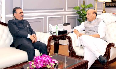 मुख्यमंत्री ठाकुर सुखविंदर सिंह सुक्खू ने आज नई दिल्ली में केंद्रीय रक्षा मंत्री राजनाथ सिंह से भेंट की.....रंगरीक में हवाई पट्टी के निर्माण का आग्रह किया......