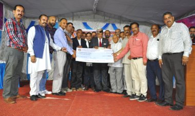 स्व. डा. परमार ने सादा जीवन उच्च विचार को चरितार्थ किया - . शांडिल हिमाचल निर्माता की 117वीं जयंती पर श्रद्धासुमन अर्पित