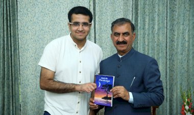 मुख्यमंत्री ने कविता संग्रह ‘अंडर द पेल मूनलाइट’ का विमोचन किया........