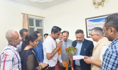 शिक्षा मंत्री से मिले कंप्यूटर टीचर्स, सैलरी बढाने की घौषणा याद दिलाई.......