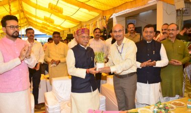 प्रधानमंत्री ने रखी अम्ब-अंदौरा रेलवे स्टेशन के पुनर्विकास की आधारशिला........ राज्य में रेलवे विकास में नये अध्याय की शुरूआत : शुक्ल