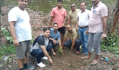 आबकारी विभाग के रक्कड़ कॉलोनी परिसर में किया गया पौधा रोपण.....