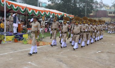 हिमाचल में लिखेंगे विकास की नई गाथा-विक्रमादित्य सिंह.....     नाहन चौगान में फहराया तिरंगा, मार्च पास्ट की ली सलामी.....