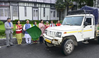 राज्यपाल शिव प्रताप शुक्ल ने राहत सामग्री वाहनों को रवाना किया......