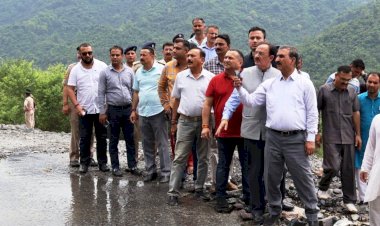 बाढ़ विस्थापितों का पुनर्वास प्रदेश सरकार की प्राथमिकताः मुख्यमंत्री...... पावंटा-शिलाई राजमार्ग के स्थाई समाधान को कच्ची ढांक में पुल निर्माण की घोषणा....