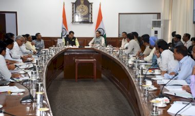 देश की आर्थिकी में सकारात्मक योगदान के लिए समन्वित प्रयास आवश्यक......   प्रबोध सक्सेना ने हरियाणा व पंजाब के मुख्य सचिवों से द्विपक्षीय मामलों पर चर्चा की......