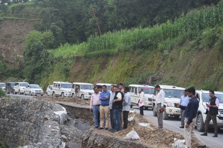 शिक्षा मंत्री रोहित ठाकुर ने शिलाई क्षेत्र में भारी बारिश से हुए नुकसान का लिया जायजा.....