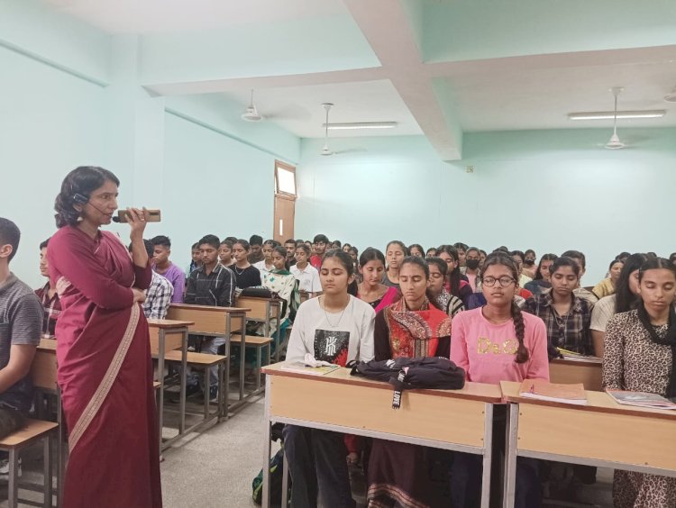 सुजानपुर कालेज में ‘लैंगिक संवेदनशीलता एवं युवा सोच’ विषय पर कार्यशाला आयोजित....