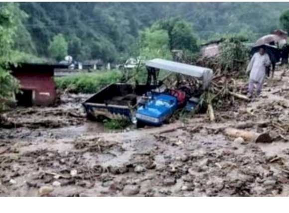 भारी बारिश के कारण....... हमीरपुर जिला में 3 लोगों की मौत, 2 लापता.....