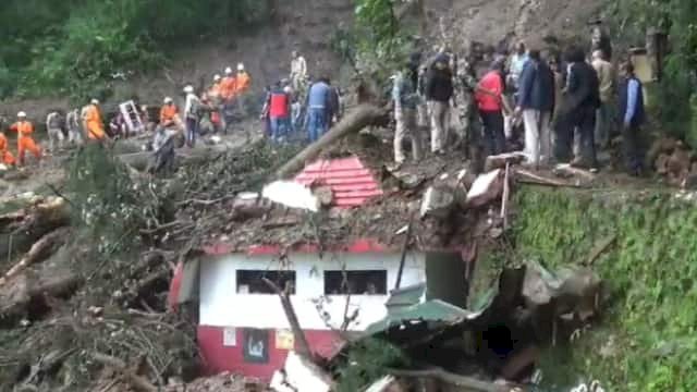 समरहिल में शिव बाड़ी मंदिर ध्वस्त, हादसे में दो दर्जन लोगों के दबने की आशंका,दो मासूम समेत 3 शव बरामद....