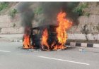 चलती कार में लगी आग, चालक ने कार से कूदकर बचाई जान ......