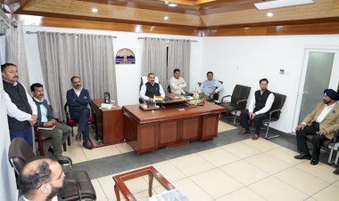 प्रति वर्ष पांच करोड़ पर्यटकों के आवागमन के लक्ष्य की पूर्ति के लिए हवाई सेवा की भूमिका महत्त्वपूर्ण ..... मुख्यमंत्री ने हवाई सेवा सुदृढ़ करने के लिए अधोसंरचना विकास पर बल दिया.......