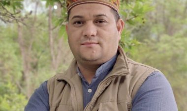 एक मिसाल यह भी..........समाजसेवी वीर सिंह ठाकुर ने  एक वर्ष का 1 लाख 80 हज़ार   मानदेय मुख्यमन्त्री राहत कोष में जमा किया.......