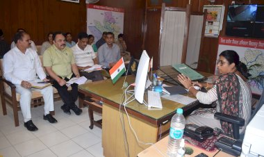 लिंग जांच करने वाले अल्ट्रासाउंड केंद्र के बारे में जानकारी देने वाले व्यक्ति को  20 हजार रूपए दिया जाएगा........ जिला में लिंग अनुपात सुधारने के लिए चलाई गई मुहिम ..एडीसी