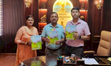 परियोजना निदेशक आतमा ने उपायुक्त राघव शर्मा को भेंट की प्राकृतिक खेती खुशहाल किसान योजना की वार्षिक रिपोर्ट ......