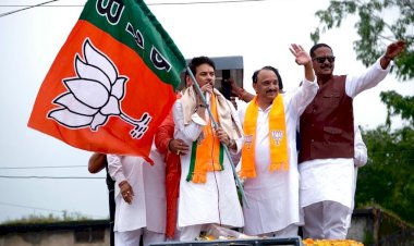 सनातन धर्म व बाबा साहब के संविधान के अपमान पर सोनिया-राहुल मौन क्यों: अनुराग ठाकुर