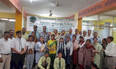 ए वी एन की जपलीन कौर  , आयुष्मान.आदित्य को  पुरस्कार .....पर्यावरण समीति के स्थापना पर आयोजित हुई भाषण प्रतियोगिता ......