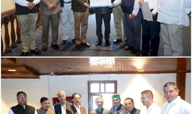 त्रिलोकपुर मंदिर ट्रस्ट की ओर से आपदा राहत कोष के लिए 51 लाख रुपये.....  रेणुका जी विकास बोर्ड से 11 लाख रुपये का चेक भेंट.....