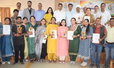 स्वच्छ भारत मिशन के तहत सर्वश्रेष्ठ पंचायतों को  किया पुरस्कृत .....