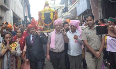 तीन दिवसीय राज्य स्तरीय वामन द्वादशी मेला आरंभ उपायुक्त सिरमौर सुमित खिमटा ने किया विधिवत शुभारंभ