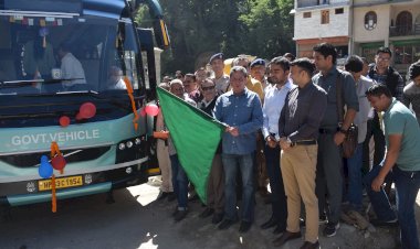 मनाली पर्यटकों के स्वागत के लिए पूरी तरह से तैयार.....विधायक  ने  वॉल्वो बस को हरी झंडी दिखा कर स्वयं बस में किया सफर ......गत के लिए पूरी तरह से तैयार.....विधायक  ने  वॉल्वो बस को हरी झंडी दिखा कर स्वयं बस में किया सफर ......