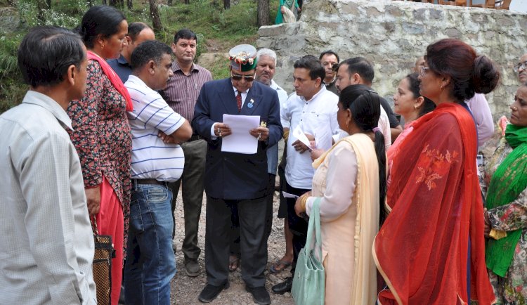 शांडिल ने ग्राम पंचायत आंजी के बडलयाणा गाँव मे भारी बारिश के कारण हुए भूस्खलन क्षेत्र का किया निरीक्षण........