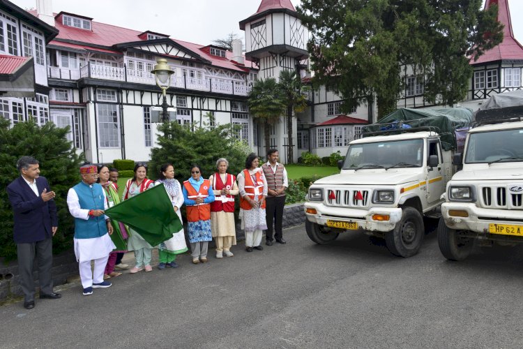 राज्यपाल ने आपदा राहत सामग्री के तीन वाहन रवाना किए.....