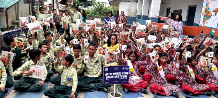 इनर व्हील क्लब सोलन द्वारा माध्यमिक पाठशाला सपरून में हिंदी के महत्व  के लिए  कार्यक्रम का आयोजन.....