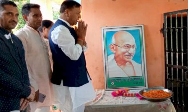 बिंदल ने लिया आपदा जायजा, किए महात्मा गांधी को याद ..... गुरु रविदास प्रांगण में दलित समुदाय के साथ बैठक भी को.....