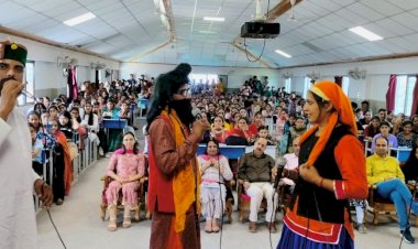 गीत व नाटकों से कलाकार आपदा प्रबन्धन पर लोगों को कर रहे हैं जागरूक