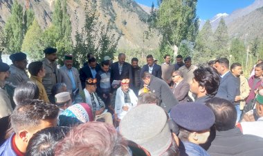 उप मुख्यमंत्री मुकेश अग्निहोत्री ने उदयपुर में जनसमस्याओं का निपटारा किया