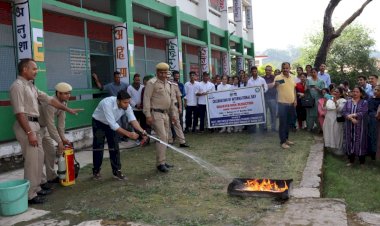 भूकंप की दृष्टि से सिरमौर जिला जोन-5 में शामिल आपदा प्रबंधन के तहत नाहन में एक दिवसीय कार्यशाला का आयोजन