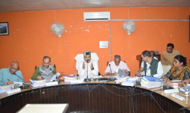 स्थानीय निधि लेखा समिति ने बिलासपुर में की पहली बैठक, विभिन्न जनकल्याणकारी योजनाओं में ऑडिट पैरों पर अधिकारियों को किया जवाब तलब