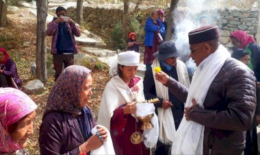 विधायक रवि ठाकुर ने गैमूर जिस्पा तथा छिक्का रारिक दारचा दगमा गांवों का दौरा किया