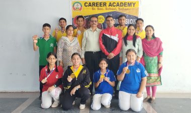 करियर स्कूल के मार्शल आर्ट खिलाड़ियों ने जीते 11 मेडल.....